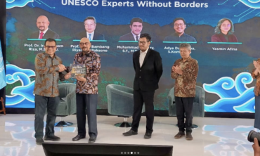 Tim Ahli KORIKA Paparkan Temuan Penting pada  Penyerahan AI Readiness Assessment Report  oleh UNESCO kepada Kominfo